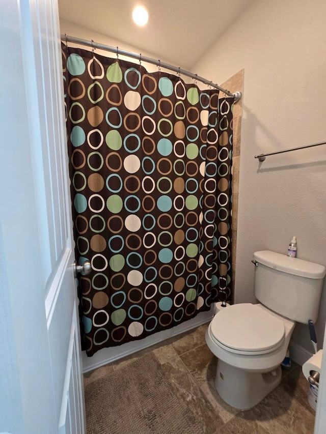 3207 Karleigh Way, Richmond, TX 77406 - full bath featuring curtained shower and toilet