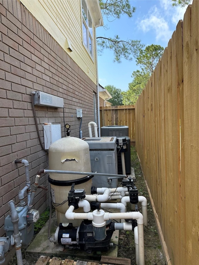 15202 Delbarton Dr, Houston, TX 77083 - exterior view of fence