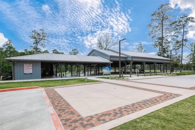 673 Royal Arch Dr, Conroe, TX 77304 - view of property's community featuring a lawn and a gazebo