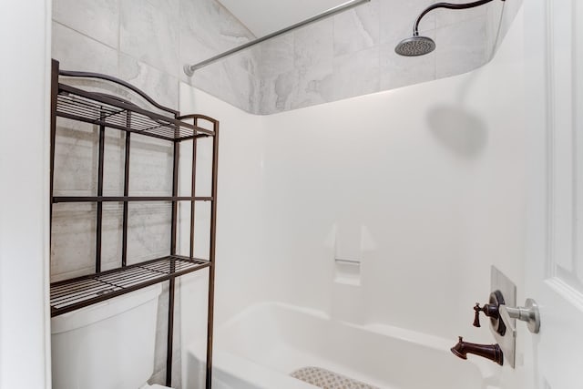 2806 Quail Valley E Dr, Missouri City, TX 77489 - bathroom featuring toilet and washtub / shower combination