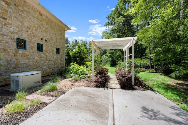 129 Stagecoach Cir, Huntsville, TX 77340 - view of patio / terrace