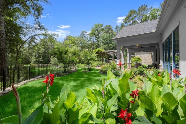 129 Stagecoach Cir, Huntsville, TX 77340 - view of yard