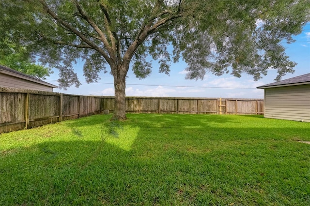 4415 April Meadow Way, Sugar Land, TX 77479 - view of fenced backyard