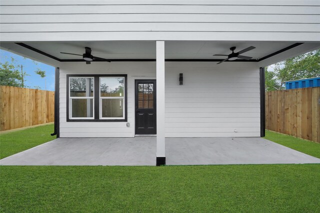 6037 S Acres Dr, Houston, TX 77048 - view of patio featuring a ceiling fan
