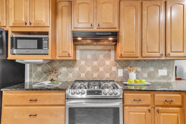 606 Packer Ct, Webster, TX 77598 - kitchen featuring stainless steel appliances, ventilation hood, decorative backsplash, dark stone countertops, and light brown cabinetry