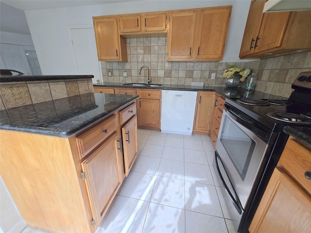 2922 Whetrock Ln, Sugar Land, TX 77479 - kitchen with stainless steel electric range oven, a sink, dishwasher, decorative backsplash, and dark stone countertops