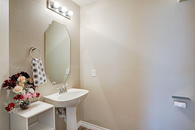 10911 Crosby Field Ln, Houston, TX 77034 - view of half bathroom