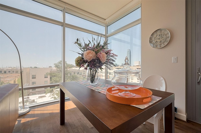 2207 Bancroft St Unit 604, Houston, TX 77027 - view of sunroom / solarium