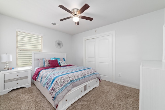 6815 Bardsdale Ct, Rosharon, TX 77583 - bedroom featuring carpet, a closet, a ceiling fan, and baseboards