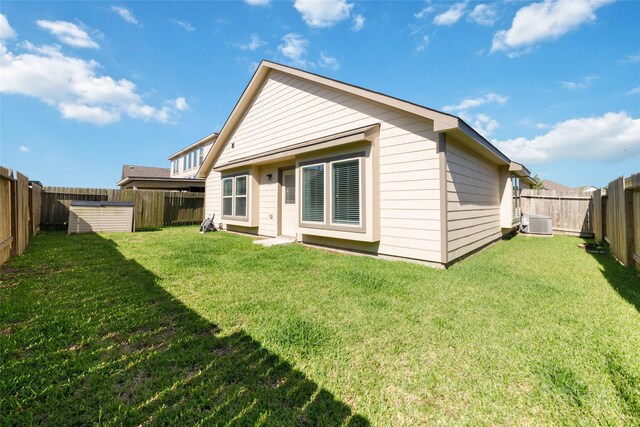 6815 Bardsdale Ct, Rosharon, TX 77583 - back of house featuring central AC unit