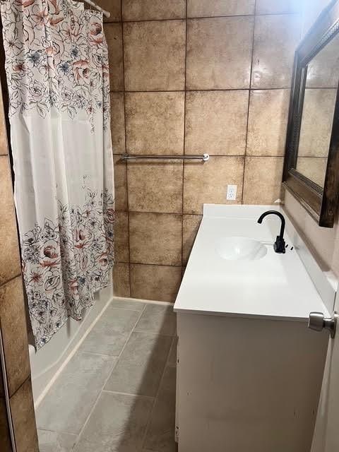 7847 Creekbend Dr, Houston, TX 77071 - bathroom with vanity and tile patterned flooring