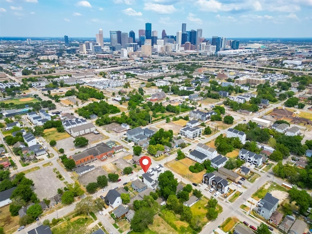 2909 Nagle St, Houston, TX 77004 - aerial overview of property's location featuring a view of skyline