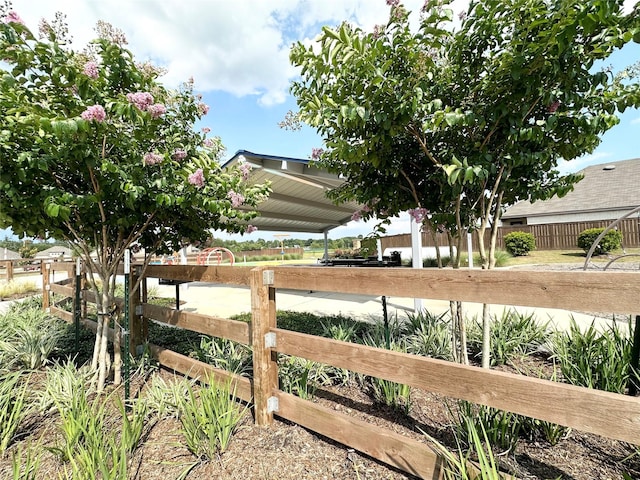 4350 Maple Root Ln, Pinehurst, TX 77362 - view of yard