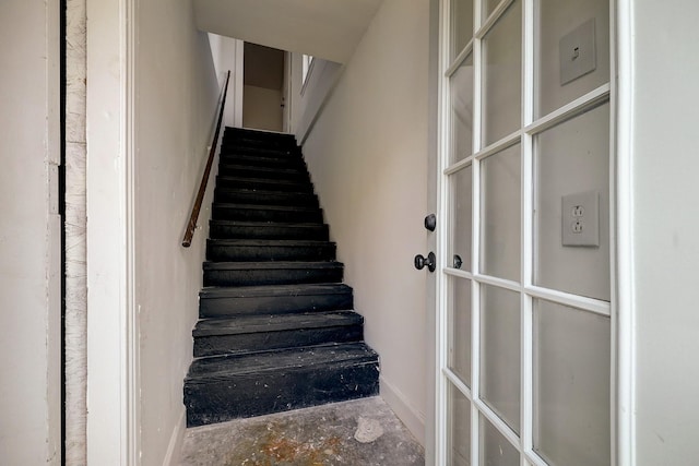 5120 Leeland St, Houston, TX 77023 - view of stairs