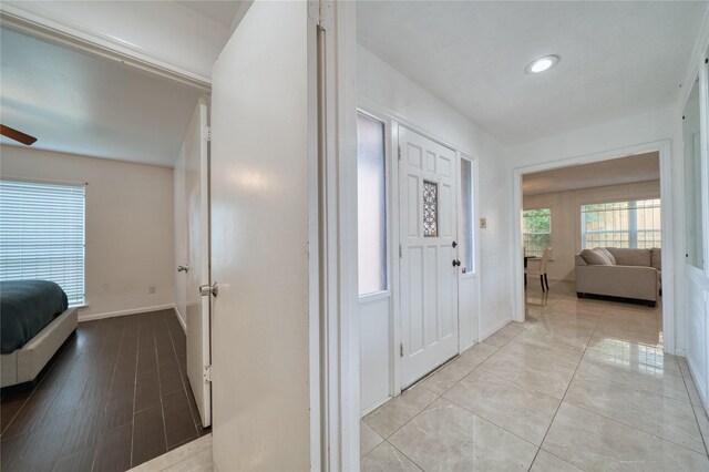 7838 Vickijohn Dr, Houston, TX 77071 - entryway featuring ceiling fan, recessed lighting, and baseboards