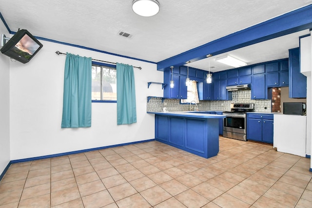 1207 Martingale Ct, Crosby, TX 77532 - kitchen with stainless steel range with electric cooktop, blue cabinetry, tasteful backsplash, a peninsula, and a textured ceiling