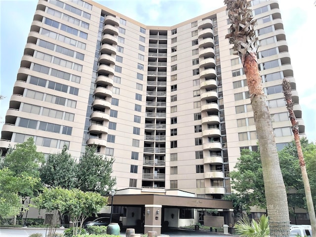 3525 Sage Rd Unit 404, Houston, TX 77056 - view of apartment building / complex