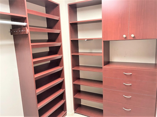3525 Sage Rd Unit 404, Houston, TX 77056 - view of walk in closet
