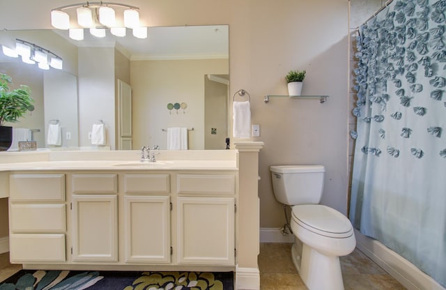 2111 Welch St Unit A110, Houston, TX 77019 - full bath with toilet, a shower with curtain, vanity, baseboards, and crown molding