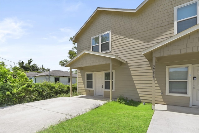 3907 Lynnfield St, Houston, TX 77016 - view of front of home with a front yard