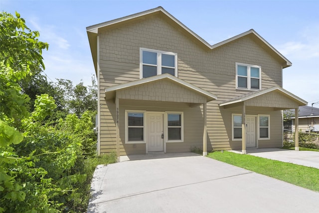 3907 Lynnfield St, Houston, TX 77016 - townhome / multi-family property featuring a patio