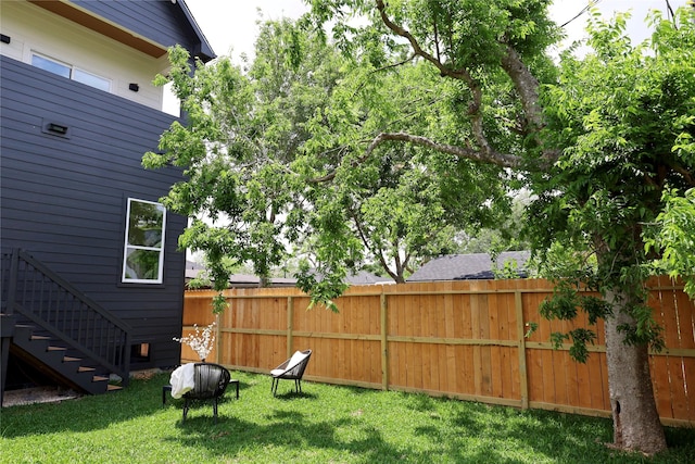 609 E 38th St, Houston, TX 77022 - view of yard featuring stairway