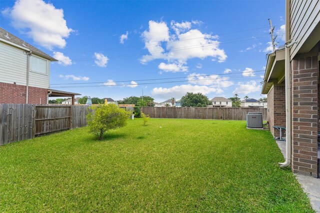 18206 Noble Forest Dr, Humble, TX 77346 - view of yard featuring central air condition unit