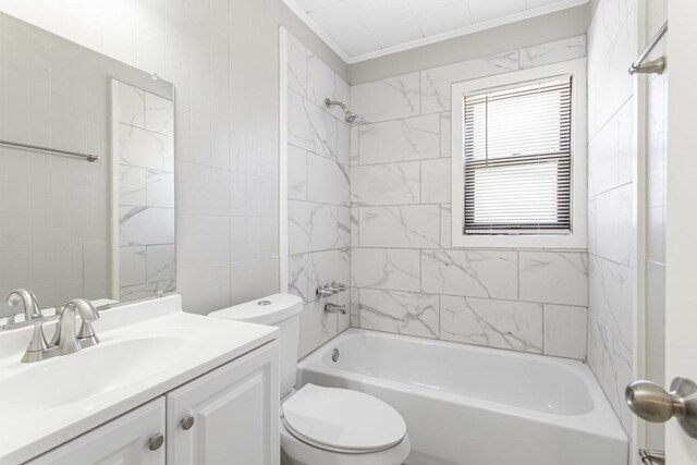 1202 13th St N, Texas City, TX 77590 - full bath featuring vanity, toilet, shower / washtub combination, and crown molding