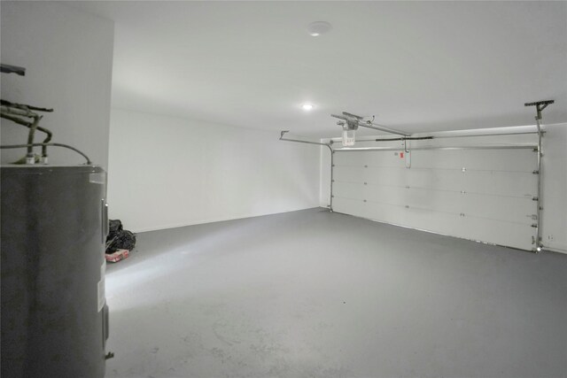 964 Lake View Dr, Montgomery, TX 77356 - garage featuring water heater