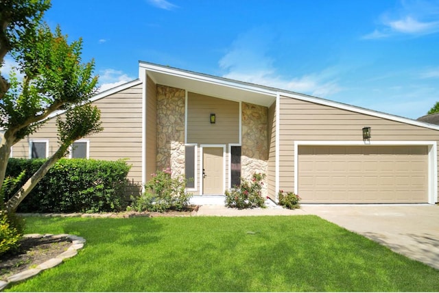 964 Lake View Dr, Montgomery, TX 77356 - mid-century inspired home with stone siding, driveway, a garage, and a front yard
