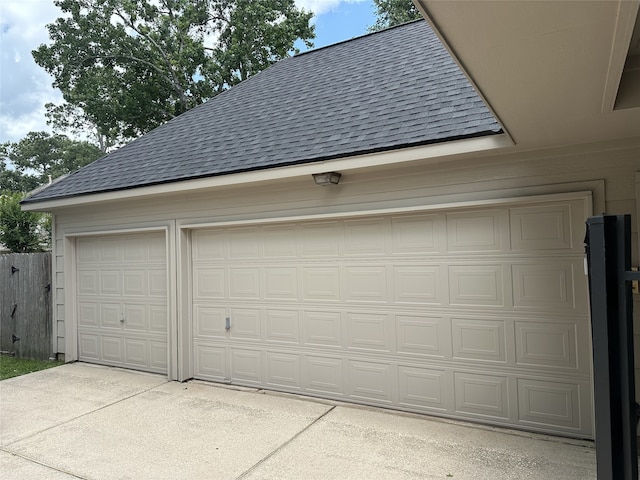5807 Juniper Knoll Ln, Houston, TX 77345 - view of garage