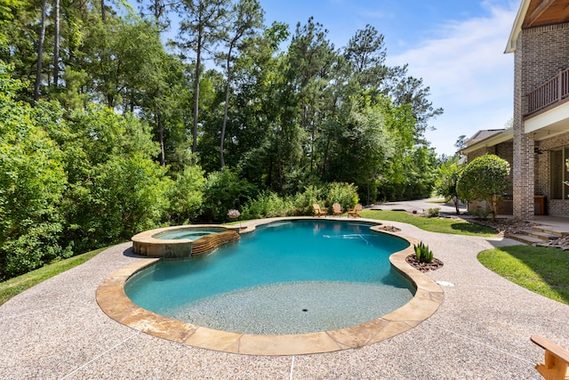 15557 Crown Oaks Dr, Montgomery, TX 77316 - view of pool with a patio area and a pool with connected hot tub