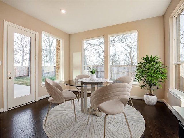 4218 Tanner Woods Ln, Sugar Land, TX 77479 - dining area with plenty of natural light, baseboards, and recessed lighting