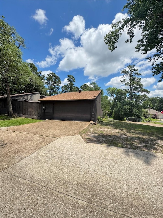 618 Hickory St, Huntsville, TX 77320 - view of garage