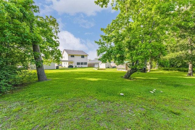 307 Squall Ct, Crosby, TX 77532 - view of green lawn