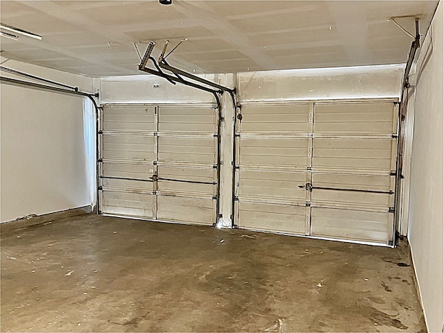 8322 Cabot St, Houston, TX 77078 - view of garage