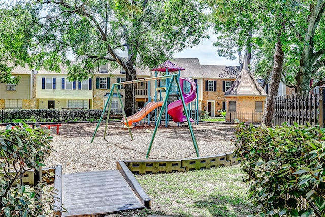13060 Trail Hollow Dr Unit 3060, Houston, TX 77079 - community play area with fence