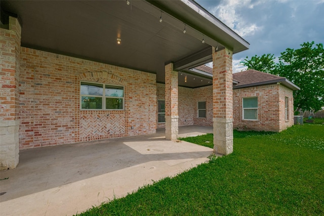 3331 Bridgette Ln, Baytown, TX 77523 - view of patio / terrace