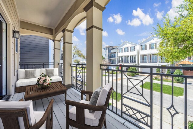 814 Nicholson St, Houston, TX 77007 - balcony with a residential view