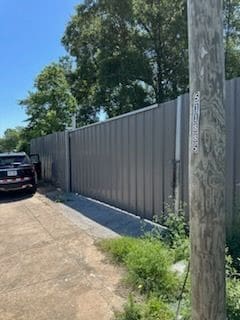 0 E Tidwell, Houston, TX 77028