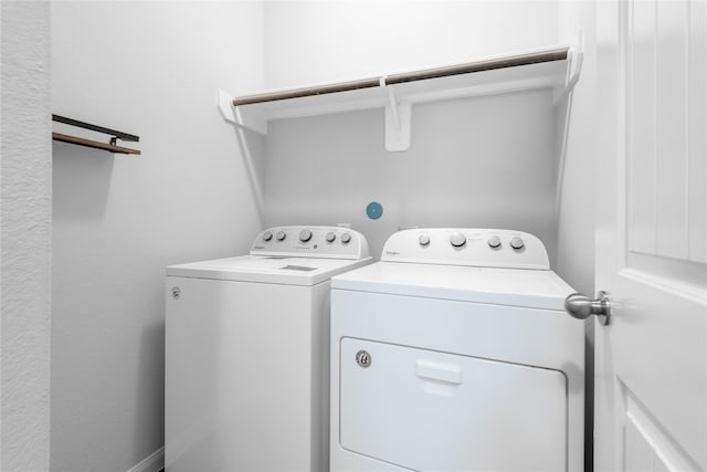 24511 Lorenzo Glaze Trl, Katy, TX 77493 - laundry room featuring washer and clothes dryer