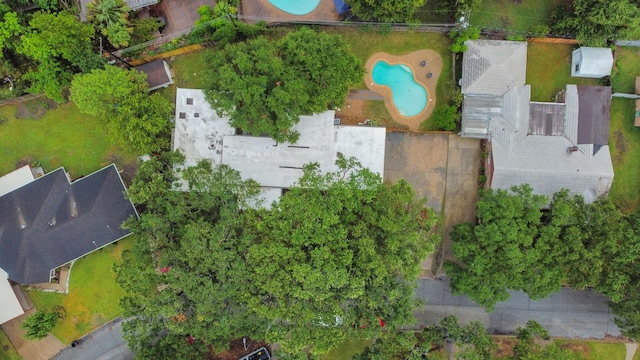 drone / aerial view of a pool