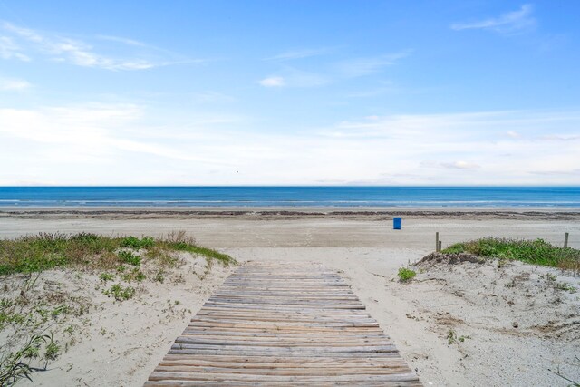 3835 Seabreeze Ln, Galveston, TX 77554 - water view featuring nearby beach