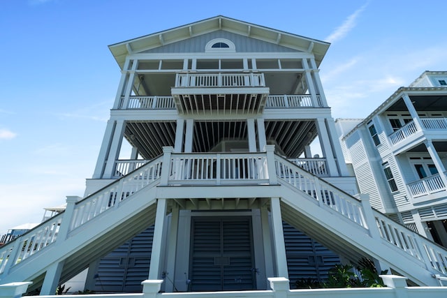 3835 Seabreeze Ln, Galveston, TX 77554 - view of property exterior featuring stairway