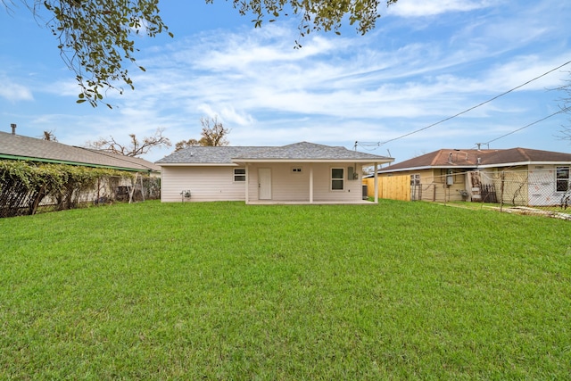 4930 Gren St, Houston, TX 77021 - back of property featuring a fenced backyard
