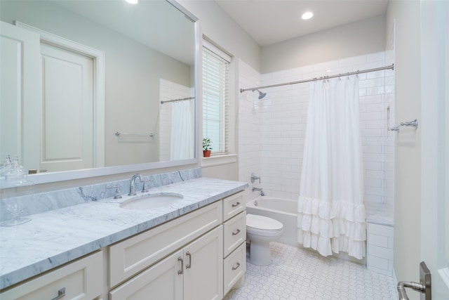 817 Blackshire Ln, Houston, TX 77055 - bathroom featuring vanity, shower / tub combo with curtain, toilet, and recessed lighting