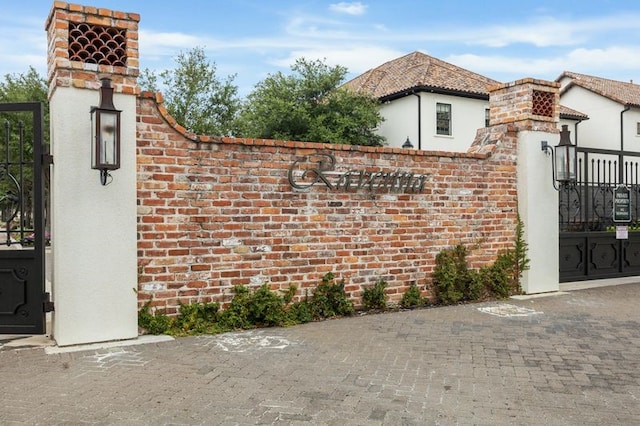 7506 Viano Ln, Houston, TX 77055 - view of community sign