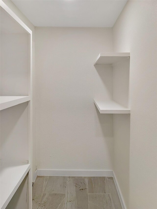 10938 Fleming Dr, Houston, TX 77013 - view of spacious closet