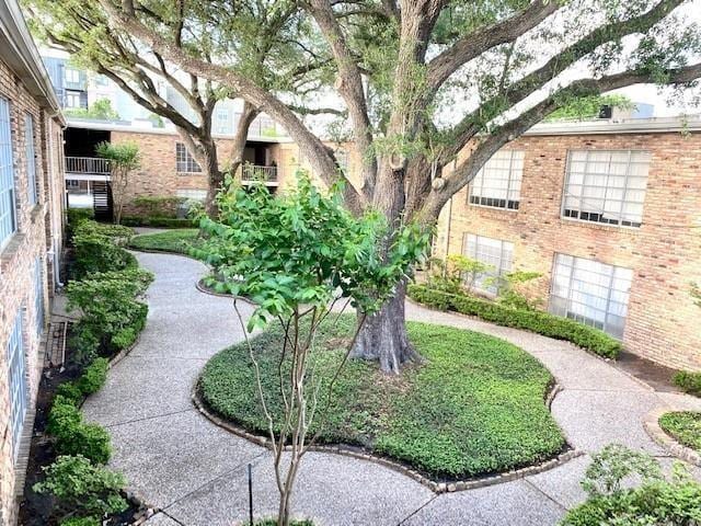 2101 Fountain View Dr Unit 77, Houston, TX 77057 - view of yard