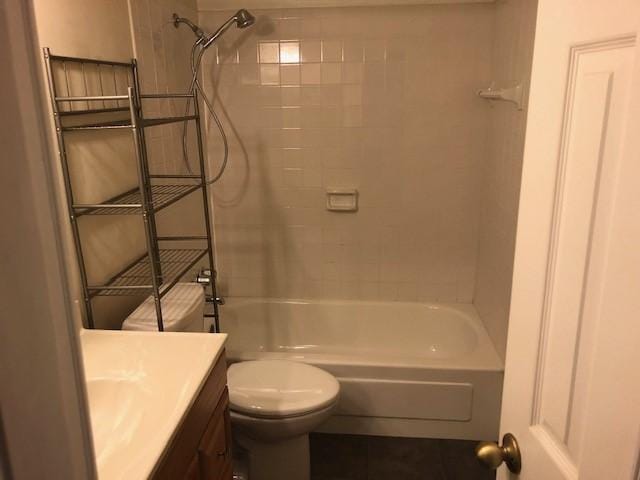 2101 Fountain View Dr Unit 77, Houston, TX 77057 - bathroom with toilet, vanity, and tub / shower combination